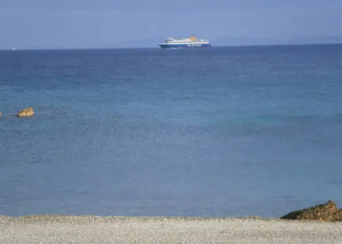 Esthir S Guest House- Sea View